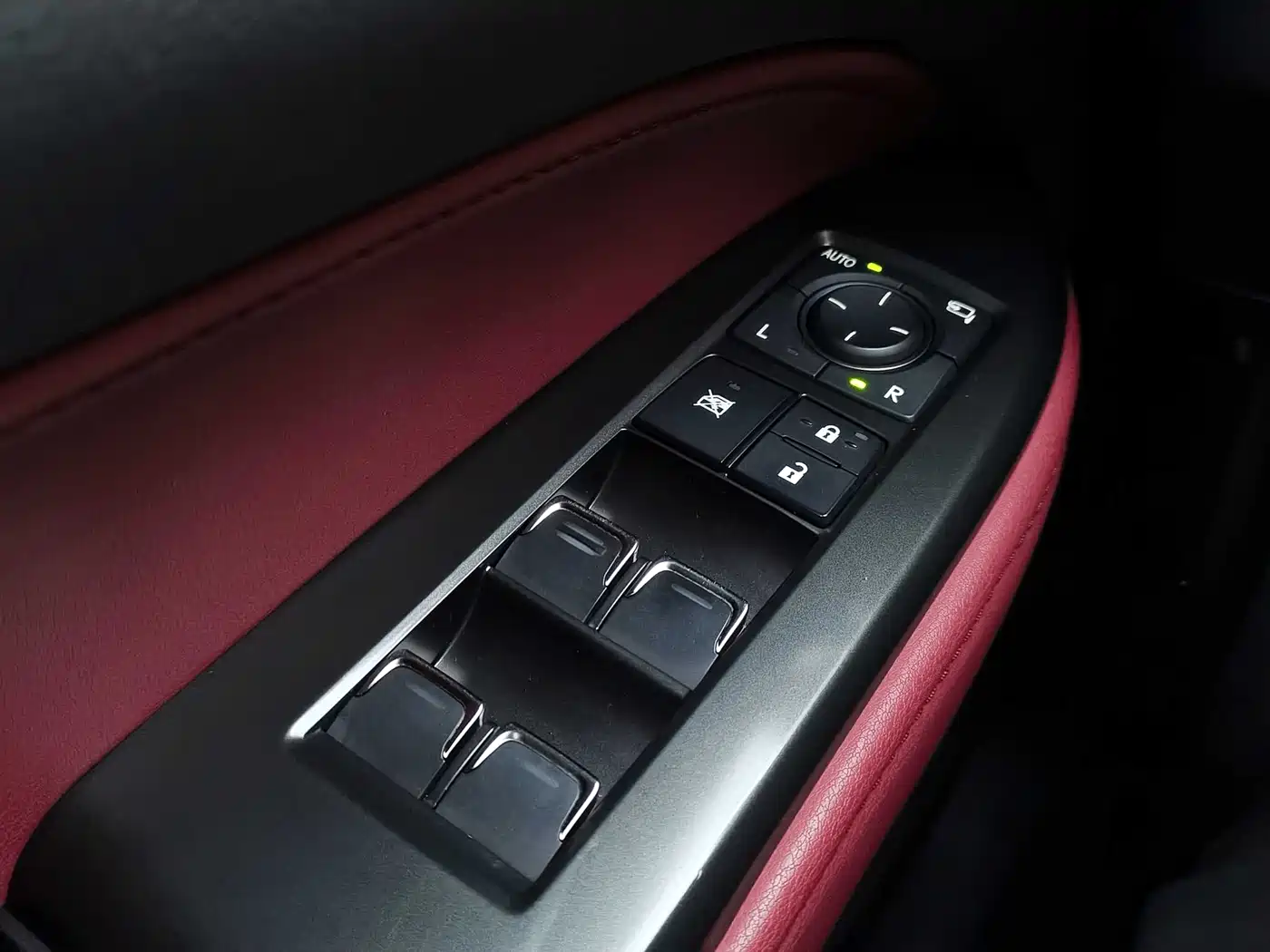 Lexus NX 2023 260 FWD Joy Creation Edition фото 17