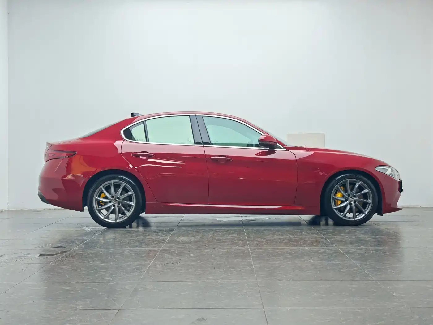 Alfa Romeo Giulia 2019 2017 2.0T 280HP Luxury Edition