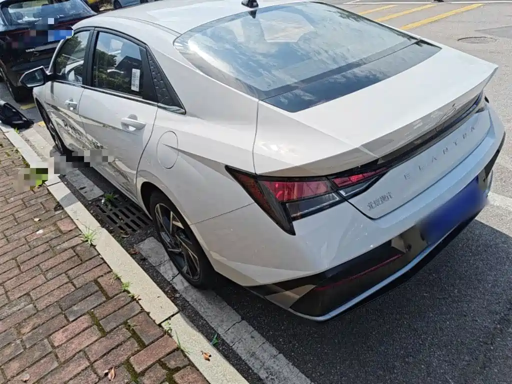 Hyundai Elantra 2023 1.5L CVT GLX Elite Edition фото 5