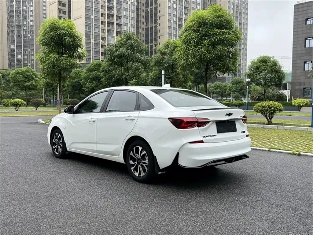 Chevrolet Monza 2019 RS 330T Auto Smooth Edition China VI фото 7