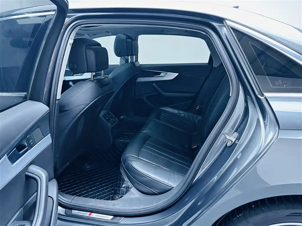 Audi A4L 2020 40 TFSI Fashion Dynamic Edition фото 14