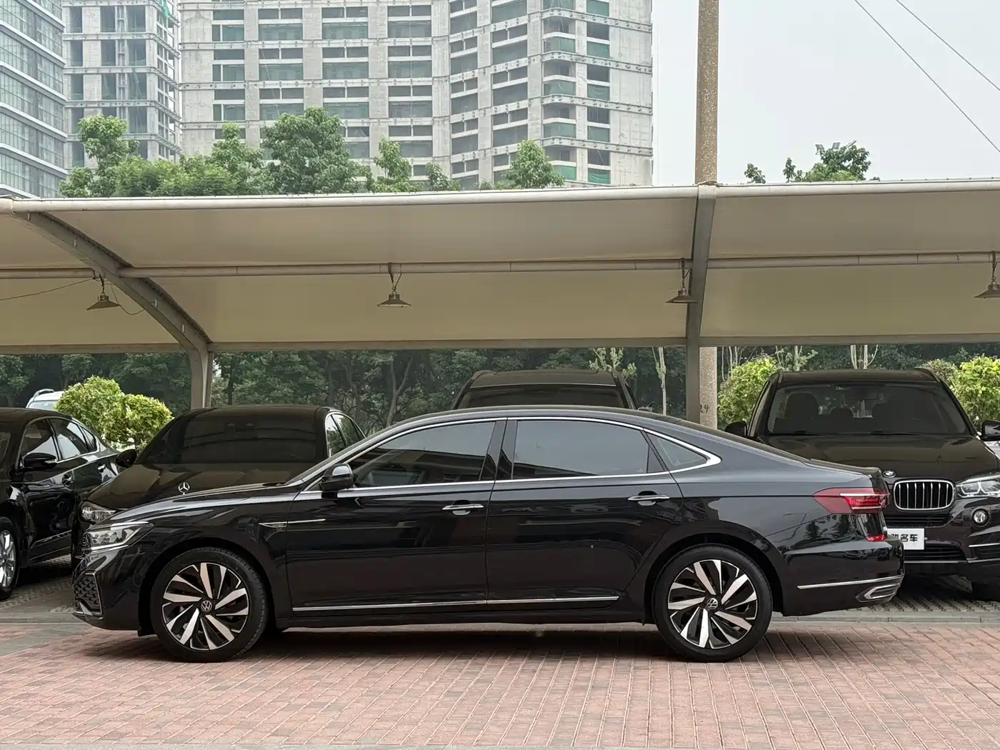Volkswagen Passat 2022 330TSI Elite Edition фото 2