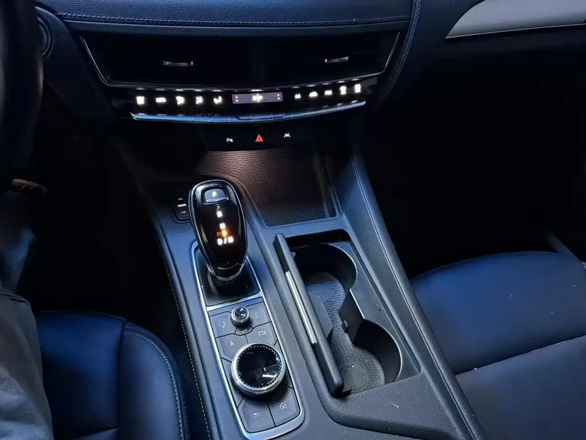 Cadillac CT5 2024 28T Platinum Edition фото 7