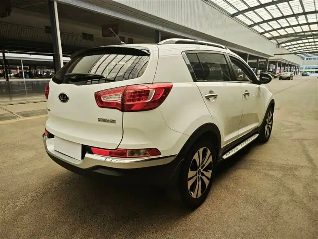 Kia Sportage 2014 2.0L Automatic 2WD DLX фото 9