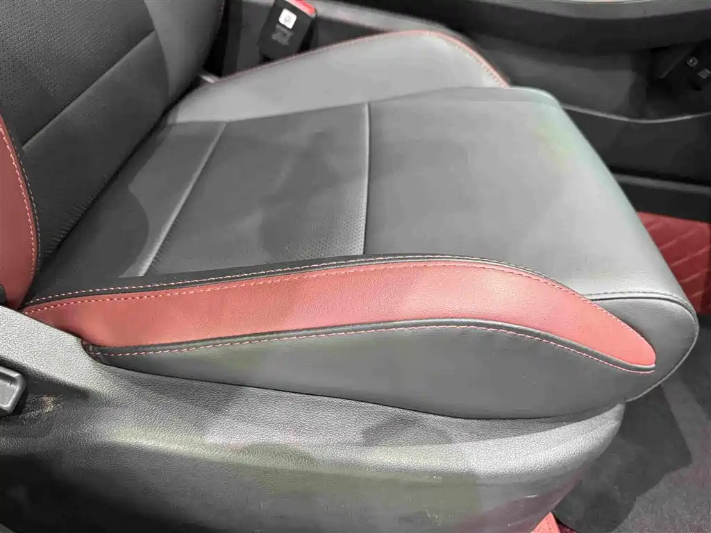 Photo 26 - Geely Binyue