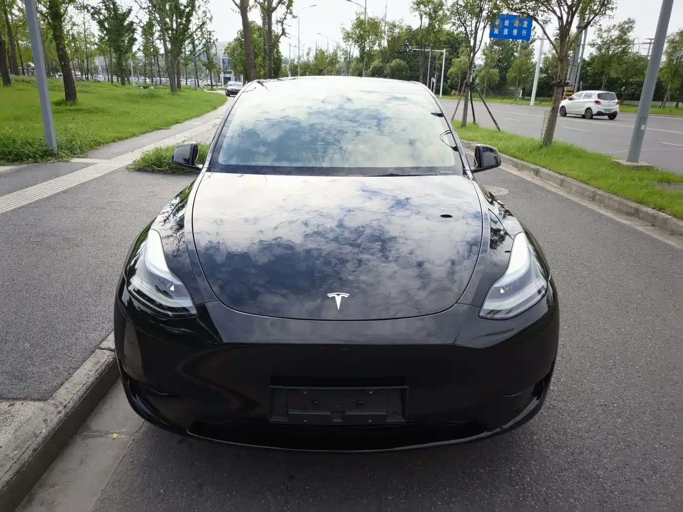 Фото 3 - Tesla Model Y