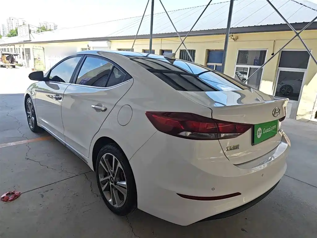 Hyundai Elantra 2016 Model 1.6L Automatic Smart Elite фото 5