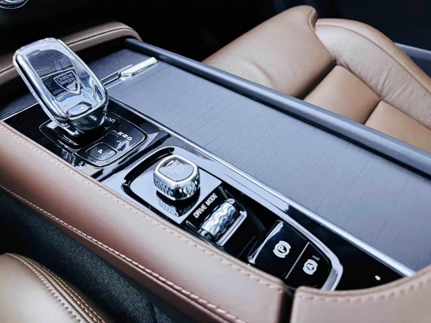 Фото 16 - Volvo XC90