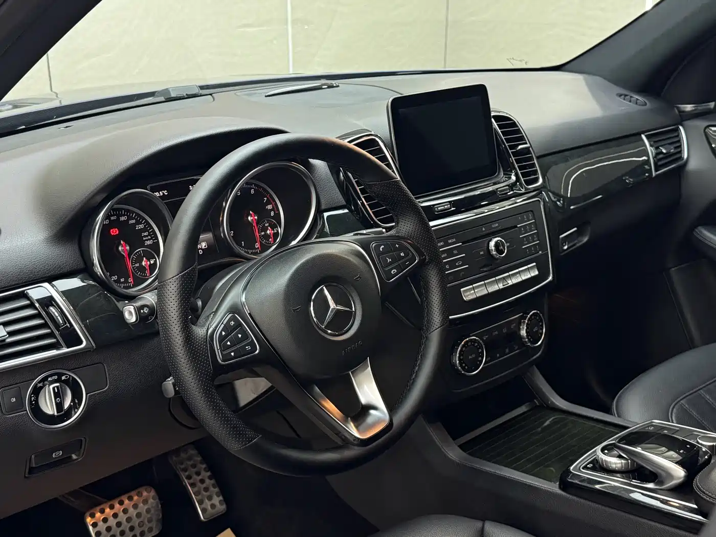 Mercedes-Benz GLE 2018 GLE 400 4MATIC Ultimate Edition фото 21