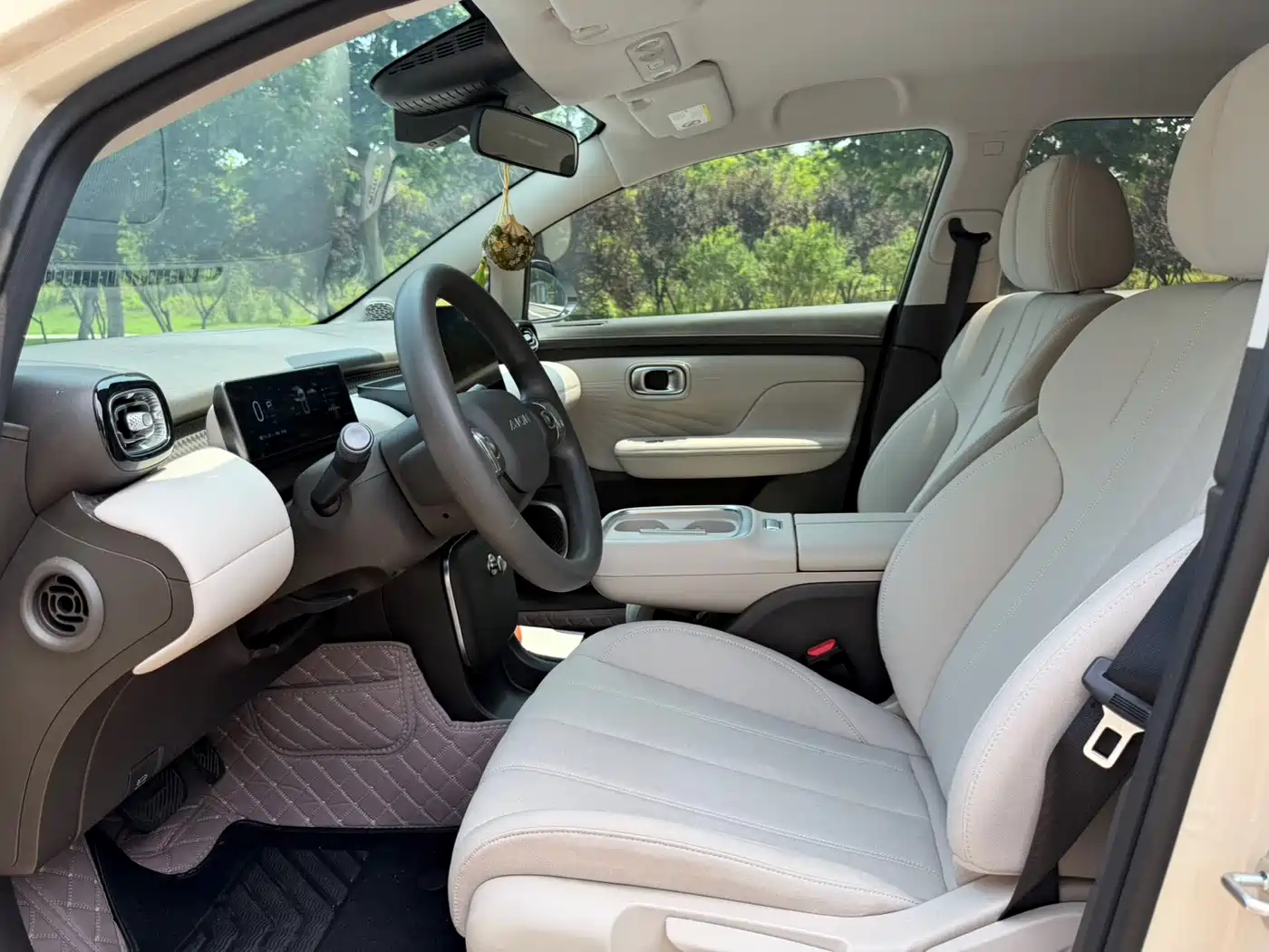 Aion UT 2026 2025 Model 330 Starlight Edition