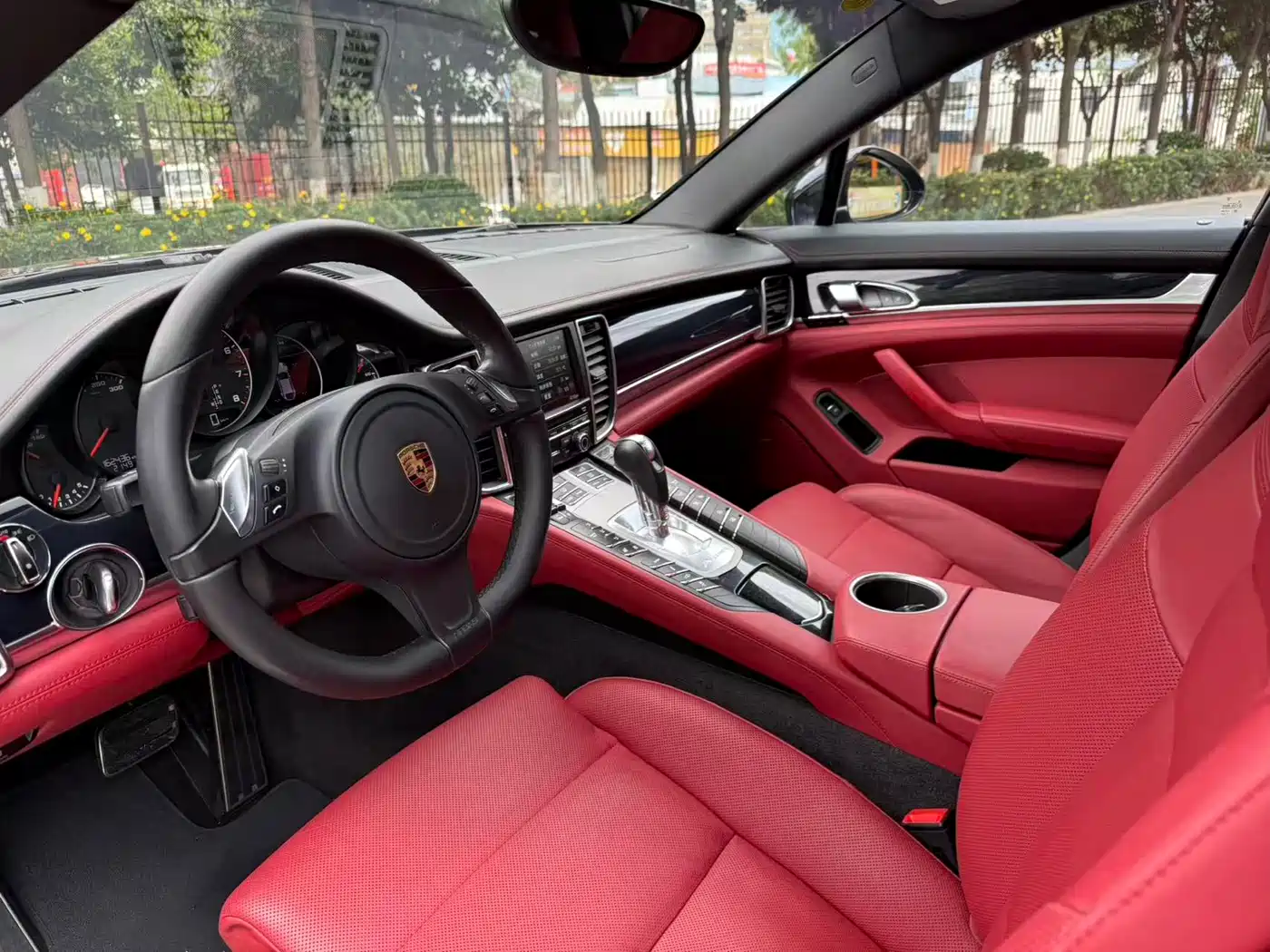Porsche Panamera 2016 Panamera Executive Edition 3.0T фото 26
