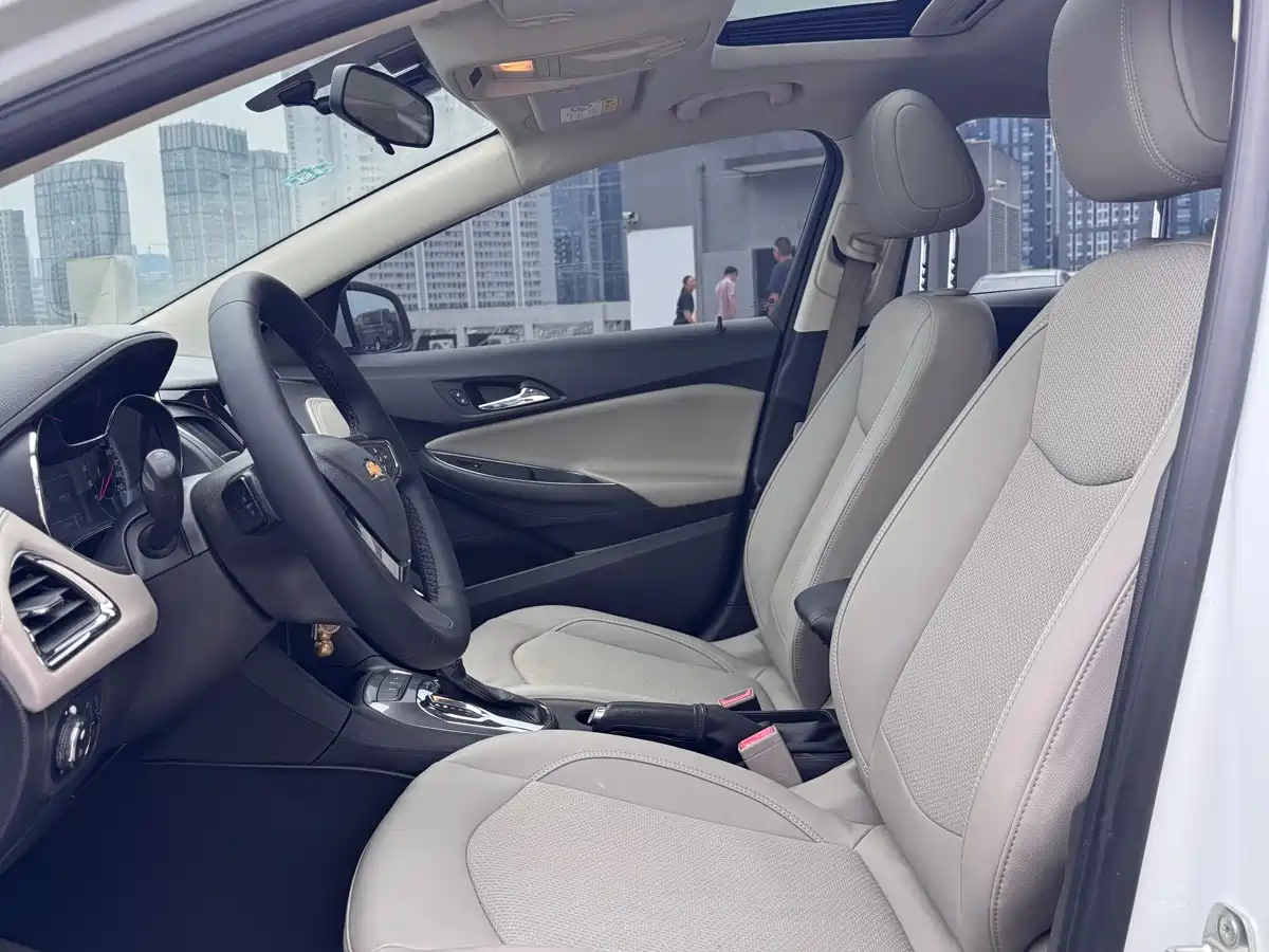 Chevrolet Cruze 2015 1.5L Automatic Luxury Edition фото 12