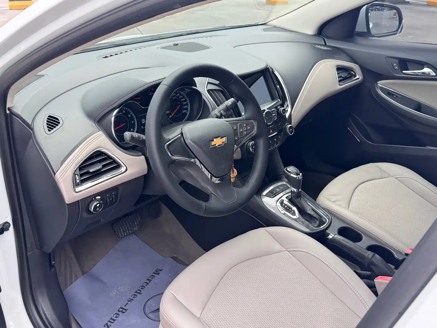 Chevrolet Cruze 2015 1.5L Automatic Luxury Edition фото 14