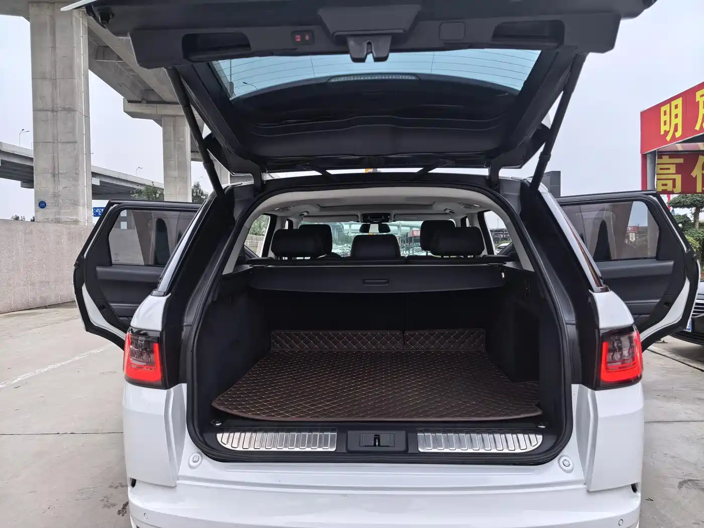 Land Rover Range Rover Sport 2016 Model 3.0 SDV6 HSE DYNAMIC фото 14