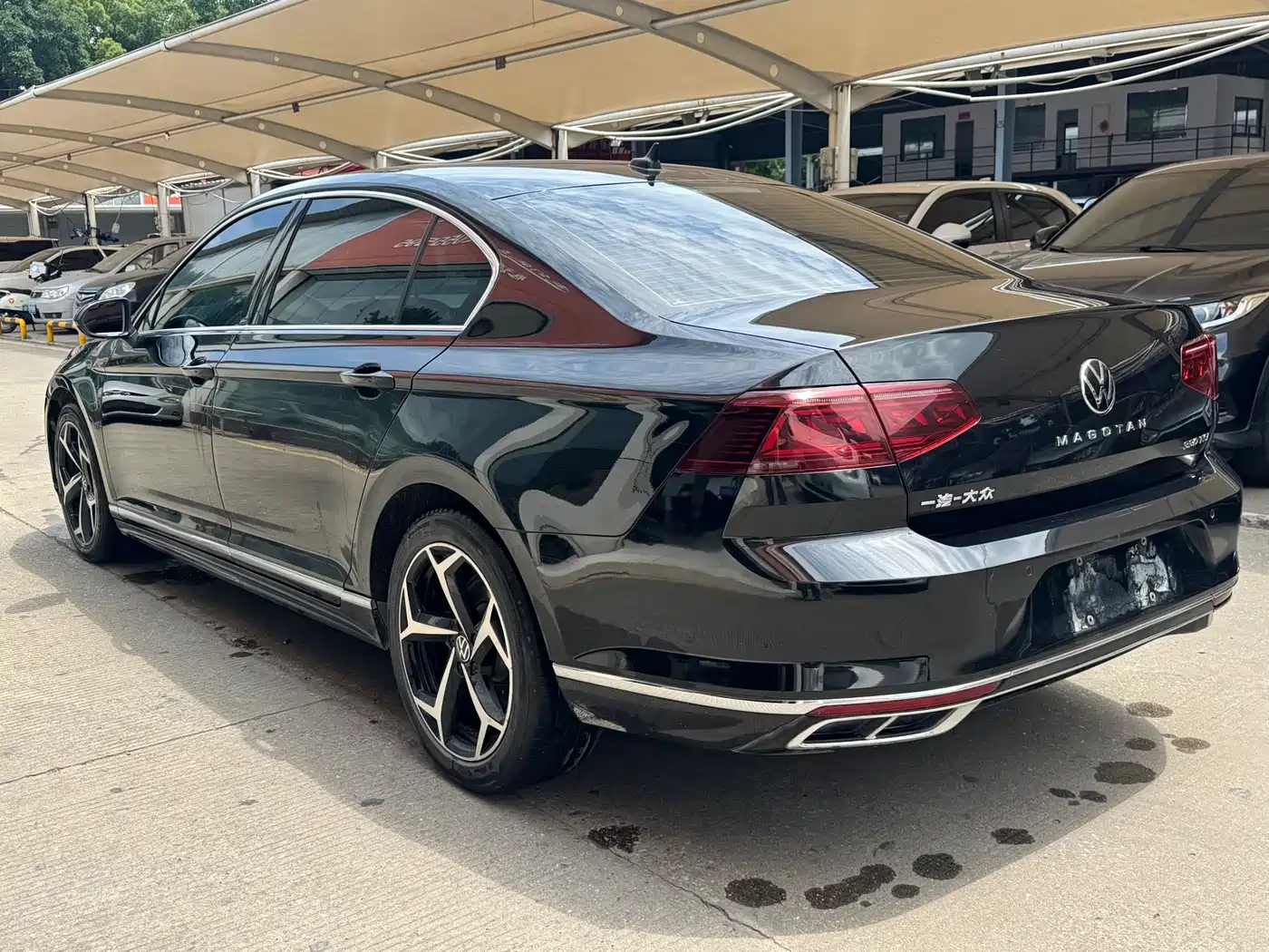 Volkswagen Magotan 2023 2 Million Units Anniversary Edition 330TSI DSG Leading Type фото 5