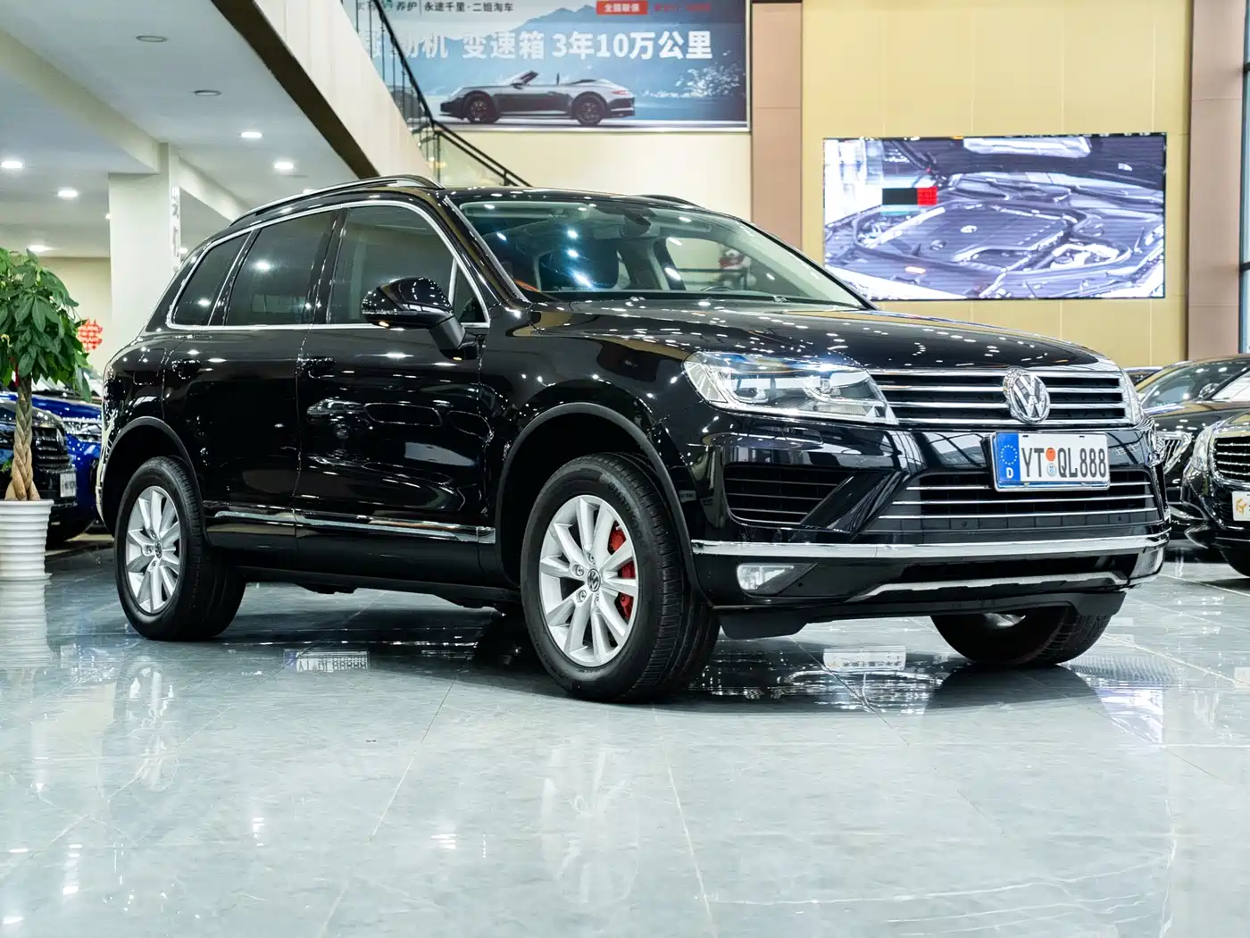 Volkswagen Touareg 2017 3.0TSI Explorer Edition фото 3