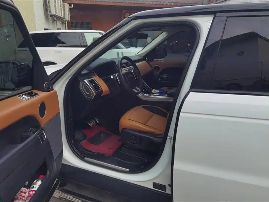 Land Rover Range Rover Sport 2022 3.0 L6 Gloss Black Edition фото 9