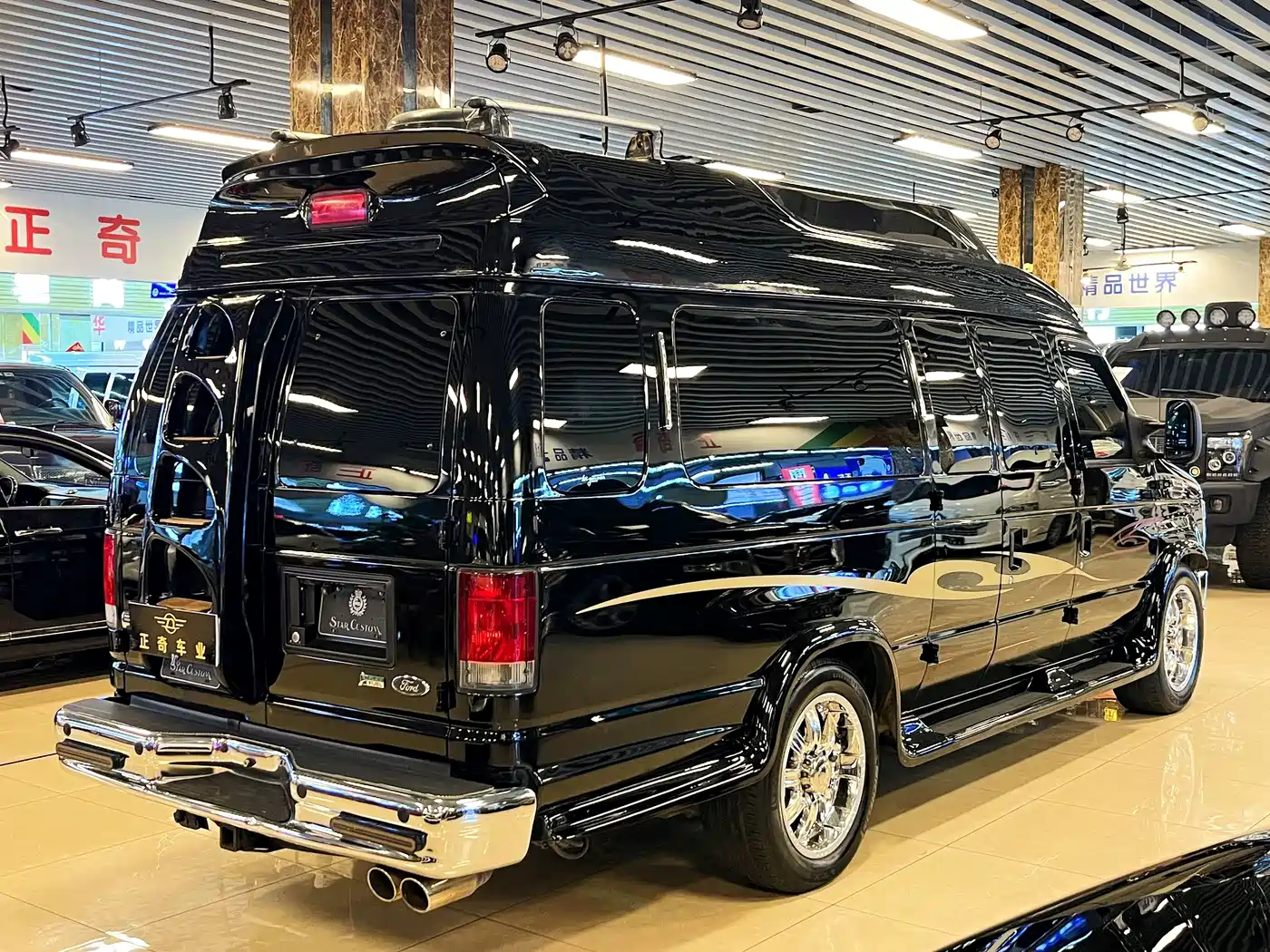 Ford E350 2013 2011 5.4L Standard Yacht Edition