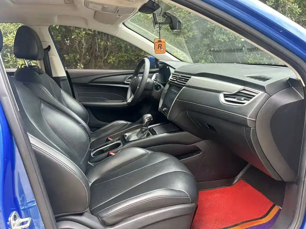 Photo 12 - Roewe i5