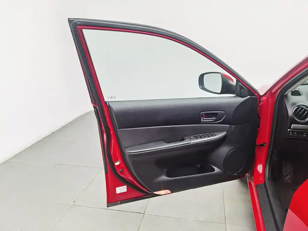 Фото 8 - Mazda 6