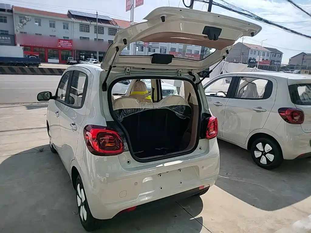 Wuling Motors Hongguang MINIEV 2026 2025 4-Door Advanced