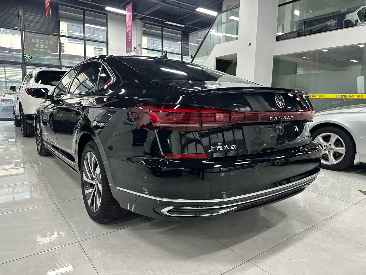 Volkswagen Passat New Energy 2022 430PHEV Hybrid Luxury Edition фото 23