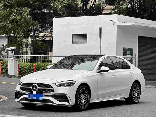 Mercedes-Benz C-Class 2025