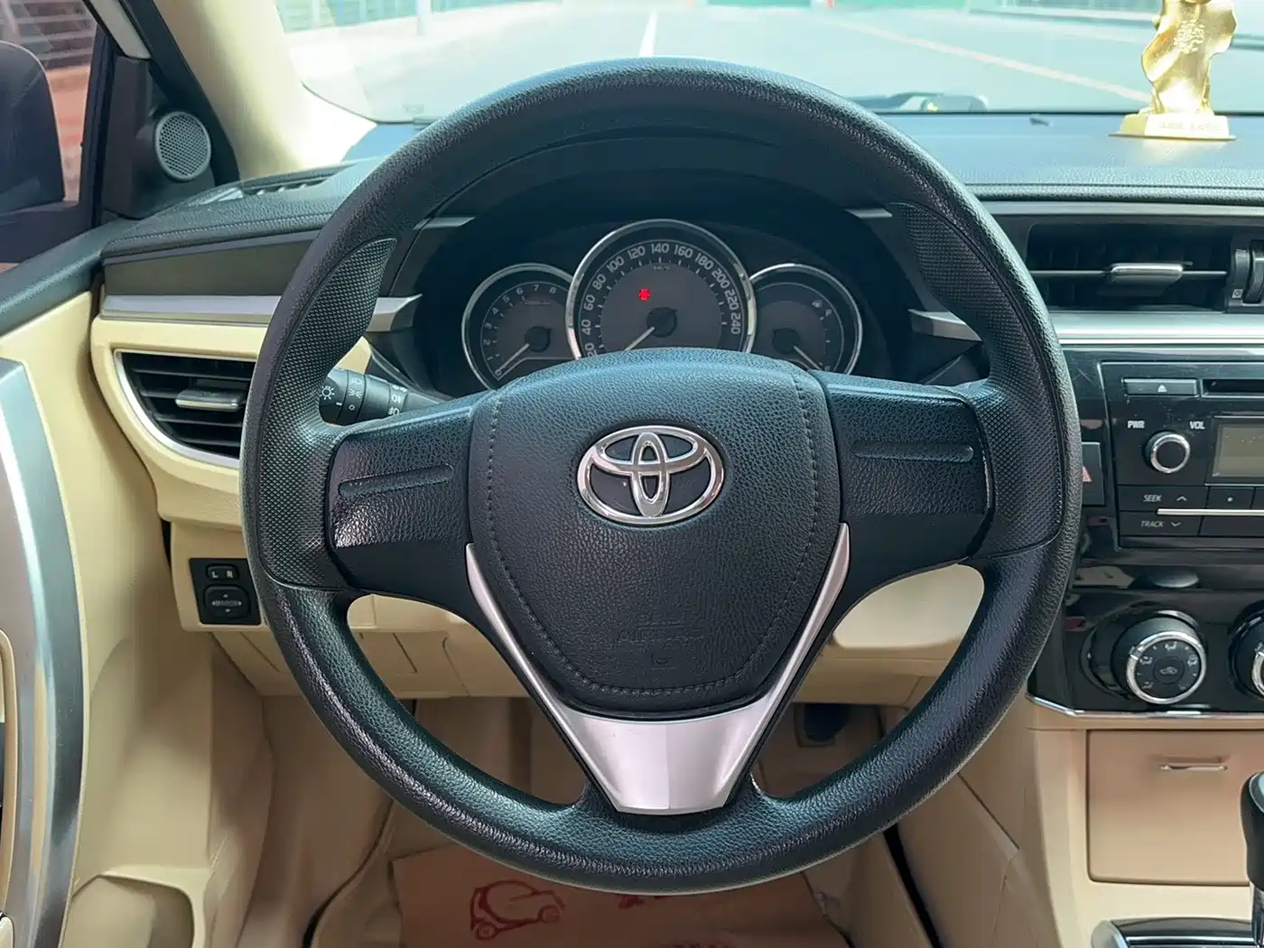 Toyota Corolla 2014 1.6L CVT GL фото 16