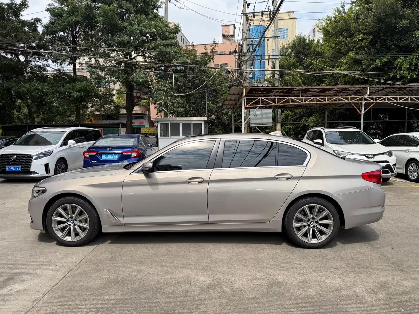 BMW 5 Series 2018 528Li Launch Special Edition фото 6