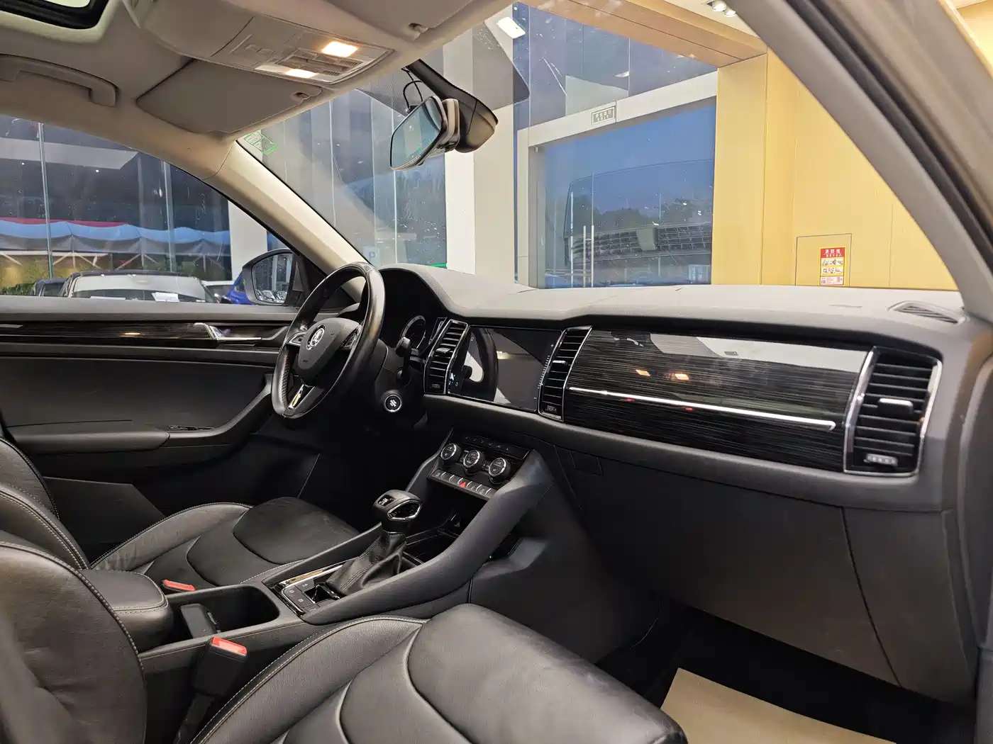 Škoda Kodiaq 2017 TSI330 7-seater 2WD Luxury Edition фото 33