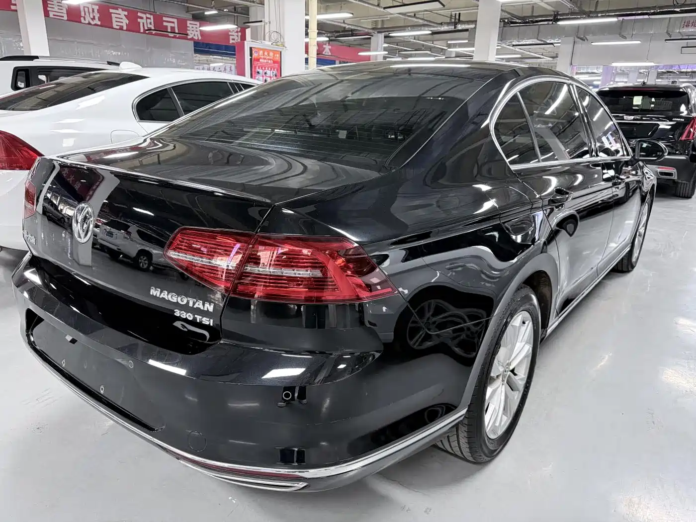 Volkswagen Magotan 2018 330TSI DSG Luxury фото 19