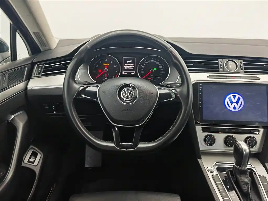 Volkswagen Magotan 2018 280TSI DSG Comfort фото 11