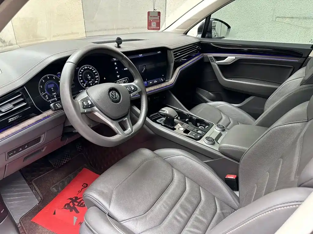 Volkswagen Touareg 2019 2019 2.0TSI Sharp Wing Edition China V