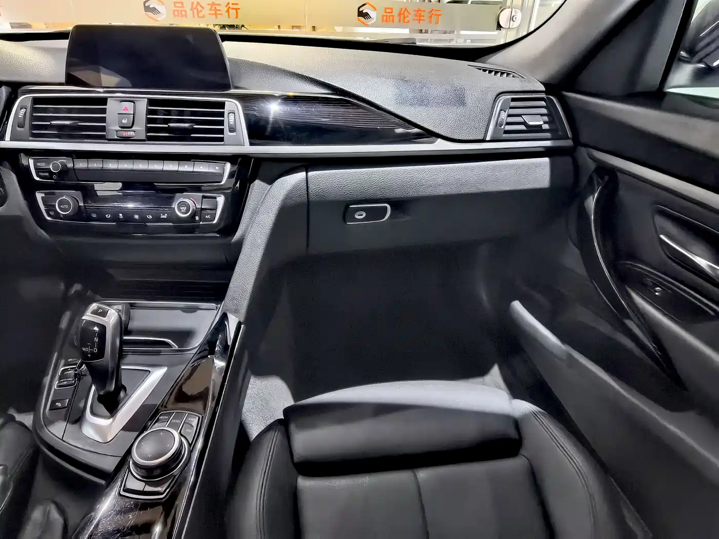 BMW 3 Series GT 2019 320i Fashion Model фото 11