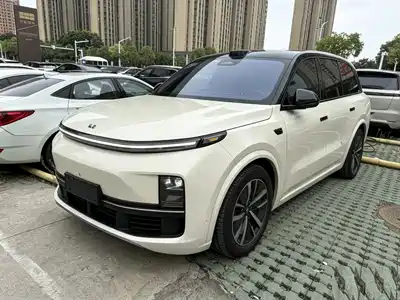 Li Auto L8