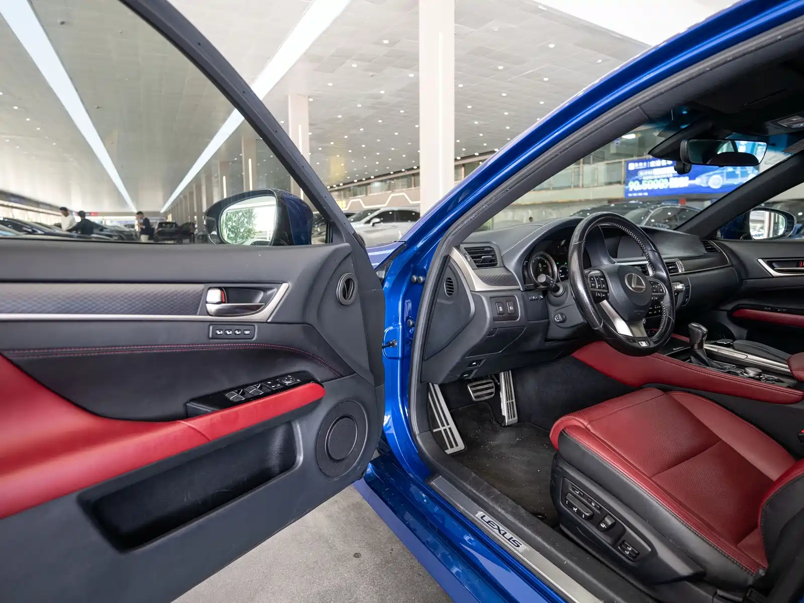 Фото 8 - Lexus GS