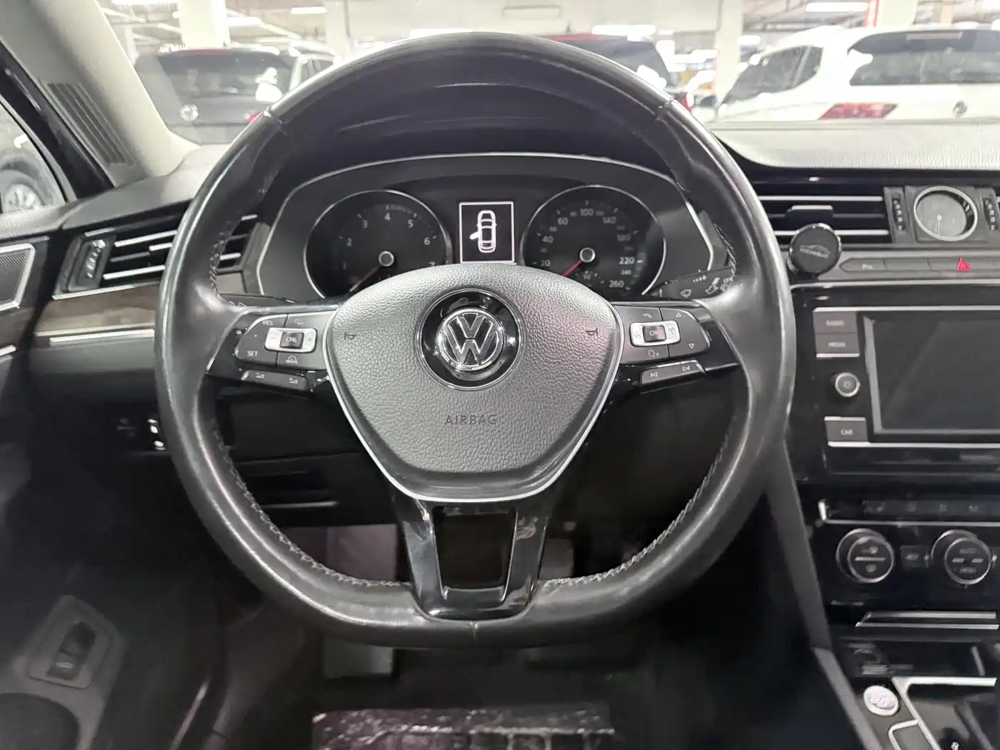 Volkswagen Magotan 2018 330TSI DSG Luxury фото 20