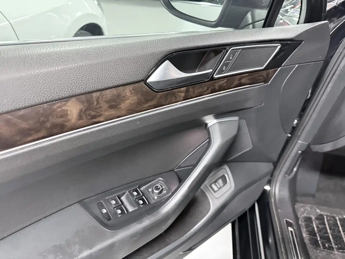Volkswagen Magotan 2018 330TSI DSG Luxury фото 8