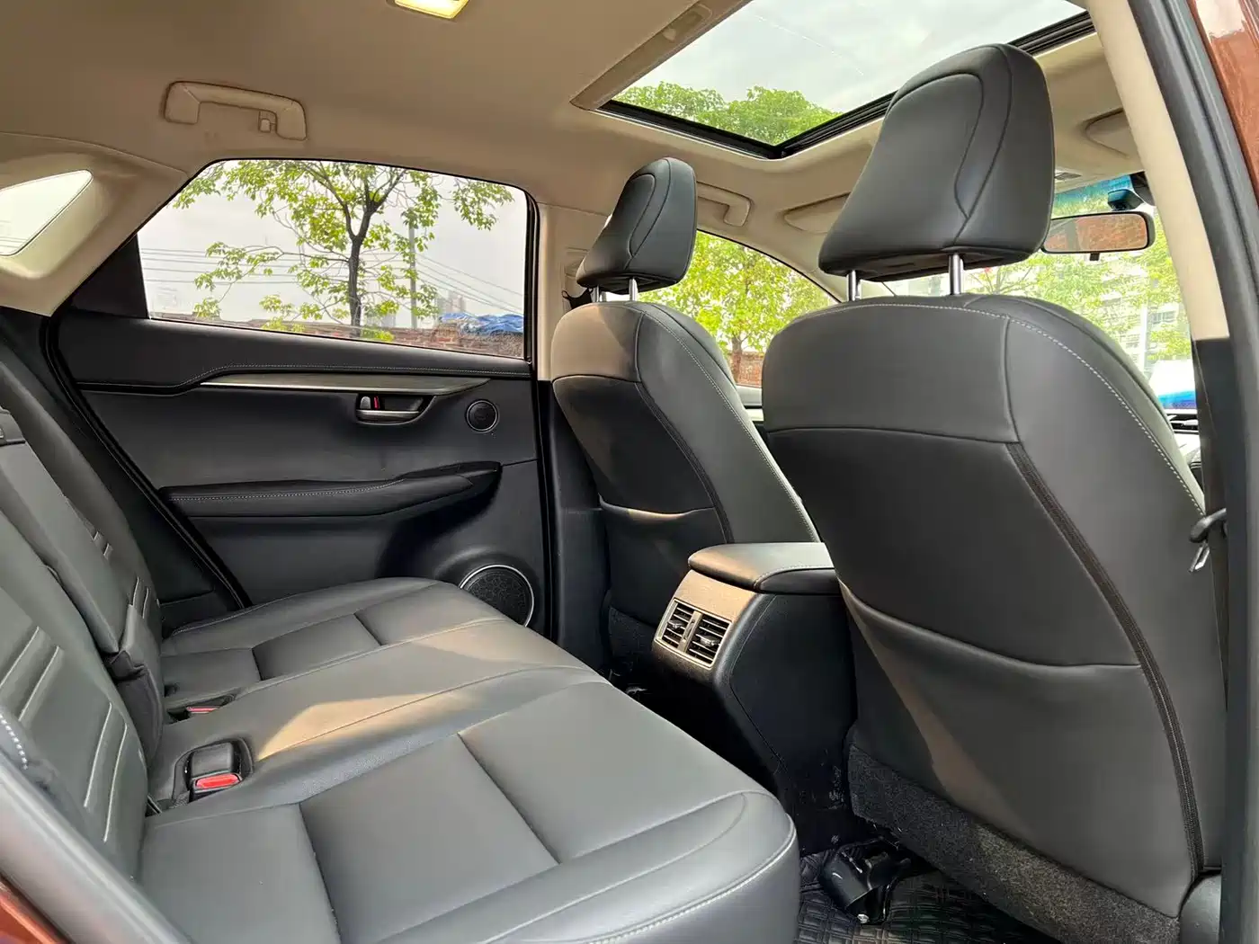 Lexus NX 2015 200t AWD F Sport фото 11