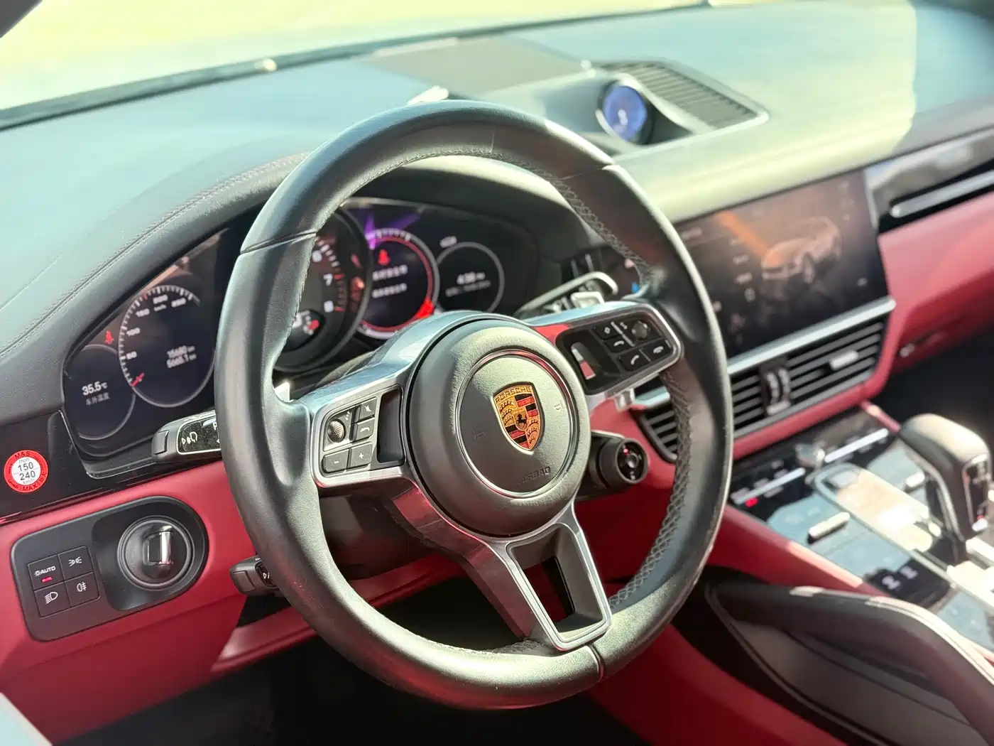 Photo 13 - Porsche Cayenne