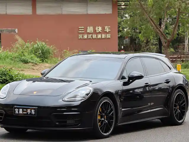 PORSCHE PANAMERA