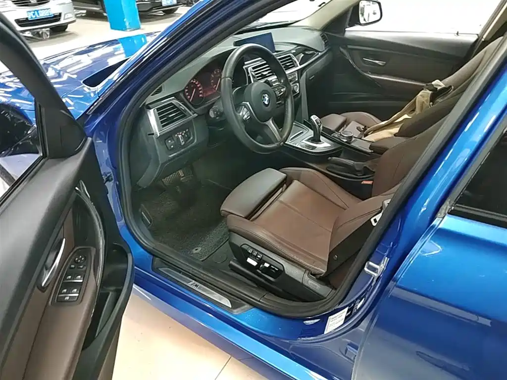 BMW 3 Series 2018 320Li Leading M Sport Package фото 16