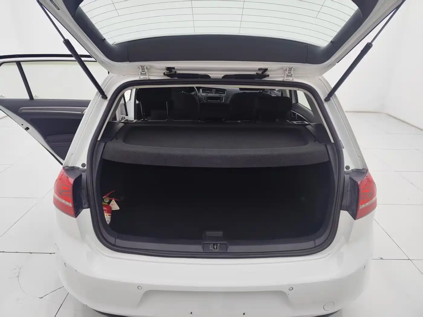 Volkswagen Golf 2015 1.6L Automatic Comfort фото 6