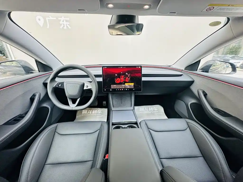 Tesla Model 3 2026 2025 Model Year Facelift Rear-Wheel Drive