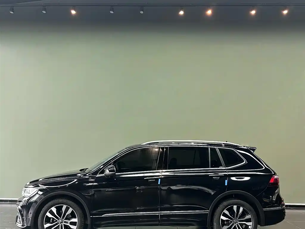 Volkswagen Tiguan L 2022 330TSI Automatic 2WD R-Line Flagship Edition фото 6