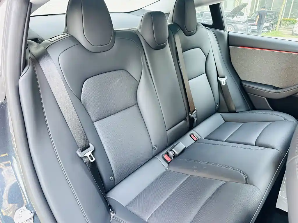 Tesla Model 3 2026 2025 Model Year Facelift Rear-Wheel Drive