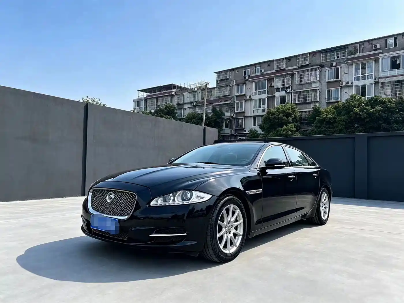 Jaguar XJ 2013 XJL 2.0T Panorama Business Edition
