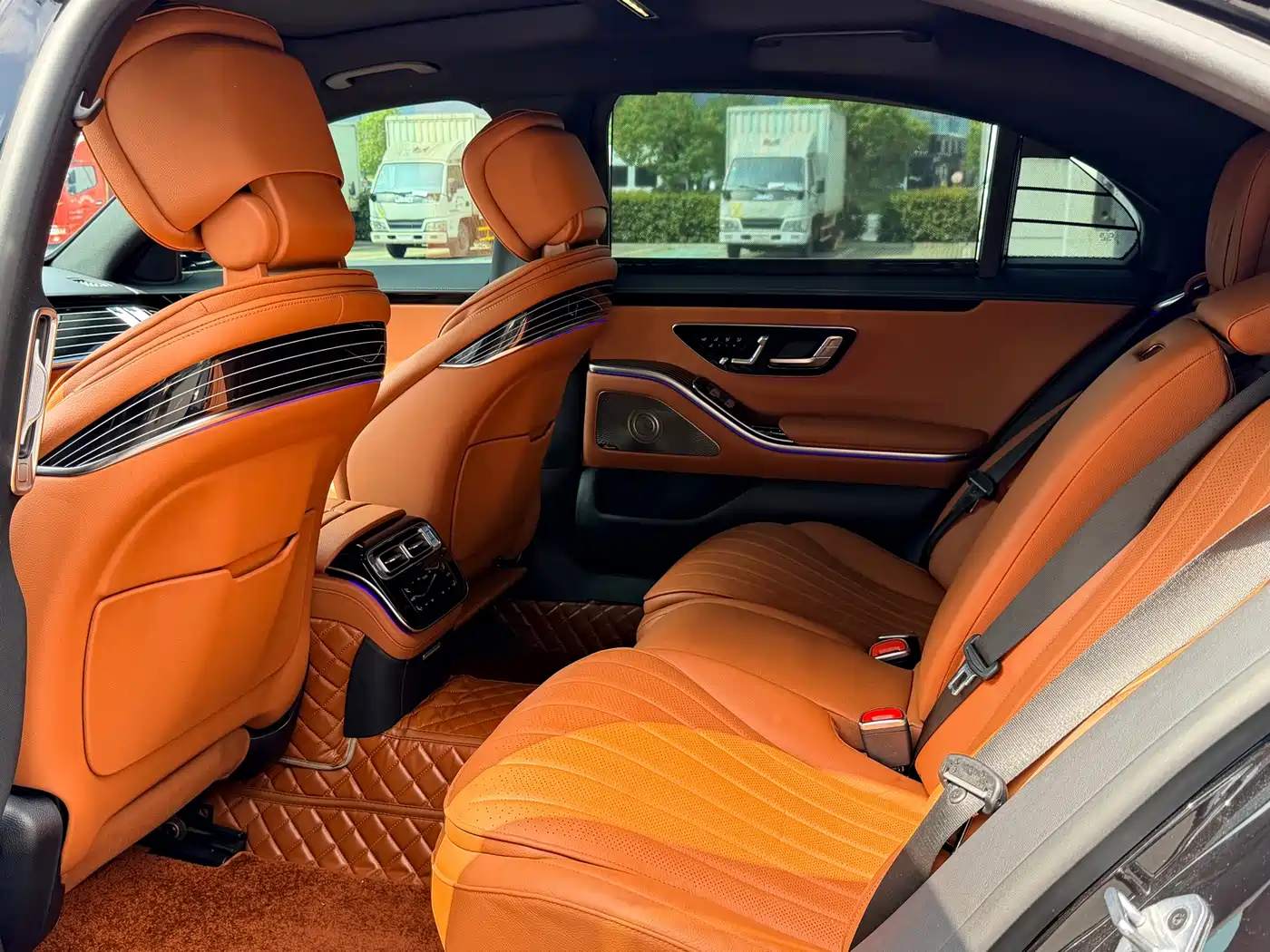 Фото 14 - Mercedes-Benz S-Class