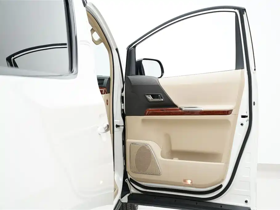 Toyota Alphard 2011 2011 Model 2.4L Luxury