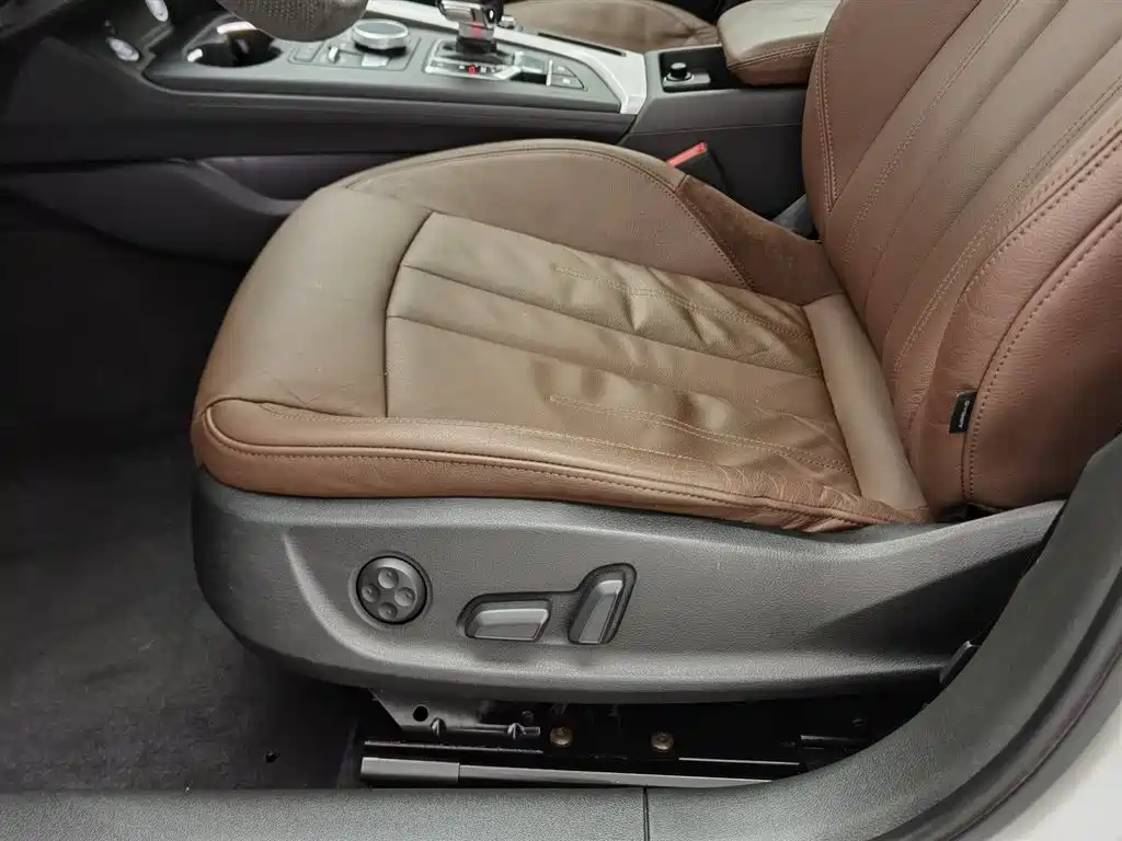 Audi A4L 2019 40 TFSI Fashion (China VI) фото 20
